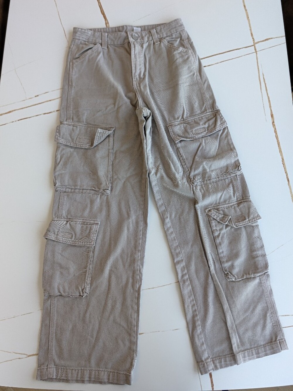 H&M Women's Cargo Pants in Light Gray